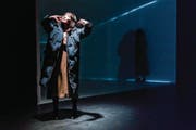 Hyun Jin Kim und Deborah Gassmann (im Hintergrund) sind zusammen das Soom Project. (Bild: Ingo Höhn/Soom Project (Kriens, 14. November 2017))