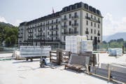 Die Bauarbeiten vor dem Hotel Palace sind in vollem Gang. (Bild: Alexandra Wey / Keystone (Bürgenstock, 21. Juni 2017))