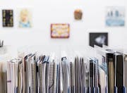 Die Kunsthalle Luzern hat ihre Basis-Dokumentationsstelle derzeit in eine Ausstellung integriert. (Bild: Kilian Bannwart/PD)