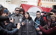 Die politische Chefin Viola Carofalo von der linksradikalen Bewegung Potere al Popolo («Macht dem Volk») steht vor dem Einzug ins nationale Parlament. Sie will sich der Sorgen annehmen, welche die anderen etablierten Parteien verschweigen.