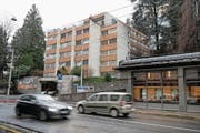 Keine Augenweide – und dennoch vor Abriss geschützt: das Wohnheim an der Stadtluzerner Haldenstrasse. (Bild: Corinne Glanzmann, 16. Februar 2018)