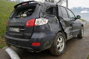 Das Auto hatte den Vorfall nicht schadlos überstanden. (Bild: Kantonspolizei Zug)