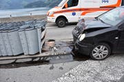 Eine Frau fuhr bei der Ausfahrt Beckenried in den Aufpralldämpfer. (Bild: PD/Kantonspolizei Nidwalden)