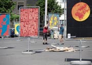 Am Donnerstag wurden 60 Troxler-Plakate auf dem Martignyplatz in Sursee aufgestellt. (Bild: Pius Amrein (Sursee, 17. August 2017))