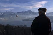 Älterer Mann auf dem Dietschiberg. (Symbolbild Esther Michel/Neue LZ)