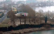 Die Arbeiter-Baracken bei der Garnhänki in Stansstad sind weg, geblieben ist der Bauleitungspavillon. (Bild Oliver Mattmann/Neue NZ)