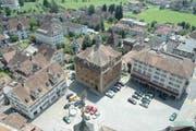 Der Hauptplatz in Schwyz, aufgenommen vom Kirchtrum der St. Martinskirche. (Archivbild Susanne Balli/Neue SZ)
