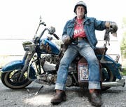 Angy Burri auf seiner Harley-Davidson. (Archivbild Neue LZ)