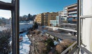 Das Pflegeheim St. Raphael (ockerfarben) und das Marienhaus werden im Sommer abgerissen. (Bild: Eveline Beerkircher (Luzern, 26. Februar 2018))