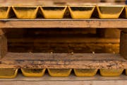 Ist bei unsicheren Wirtschaftslagen bei Anlegern ein altbewährter Wert: Gold. (Bild: Keystone)