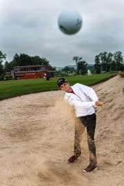 Philippe Weppernig, hier auf dem Golfplatz in Oberkirch, will in zwei Jahren Profi werden. (Bild Roger Grütter)