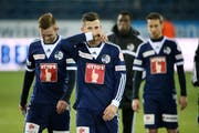 Luzerns Jakob Jantscher, Remo Freuler und Jérôme Thiesson (von links) nach dem Super League Spiel zwischen dem FC Luzern und dem FC Basel. (Bild: Philipp Schmidli)