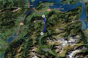 Auf der Zufahrtsstrasse nach Engelberg wird es zwischen Stans und Grafenort (blaue Markierung) zu diversen Verkehrsbehinderungen kommen. (Bild: Karte search.ch)