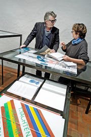 Heute übergibt der Förderverein der Fachklasse (im Bild: Präsident Melk Imboden und Sprecherin Vera Bueller) die Petition zum Erhalt der Schule. (Bild Pius Amrein)