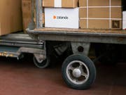 Die Retouren von Zalando-Päckli werden von Schweizer Subunternehmen abgefertigt. (Archiv) (Bild: KEYSTONE/CHRISTIAN BEUTLER)