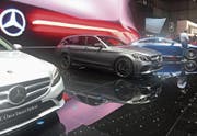 Die C- und E-Klasse von Mercedes-Benz gibt es nun in einer Diesel-Hybrid-Version. (Bild: Bruno Knellwolf)
