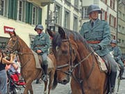 Der Einzug lockte einige Zuschauer an. (Bild: Charleen Bretteville/LZ)
