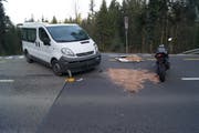 Die Unfallstelle in Sihlbrugg am Mittwochmorgen. (Bild: Zuger Polizei)