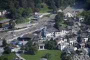 Blick auf das Dorf Bondo am Freitagnachmittag. (Bild: Gian Ehrenzeller / Keystone (Bondo, 25. August 2017))