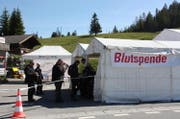 Anstehen für einen guten Zweck. (Bild: PD)