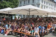 Die Schüler auf dem Landsgemeindeplatz während der Veranstaltung. (Bild: PD)