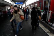 Viele Pendler und viele Nachtschwärmer: Am Bahnhof Stans ist Littering ein Problem. (Archivbild Urs Rüttimann/Neue NZ)