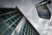 Das parlamentarische Oberaufsichtsgremium fordert von der Regierung mehr Einflussnahme und Kontrolle. Im Bild das Polizeigebäude in Luzern. (Bild: Pius Amrein / Neue LZ)