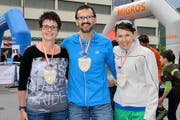 Monika Bachmann, Beat Röösli und Claudia Tschopp (von links) erreichten Podestplätze. (Bild: Claudia Surek)