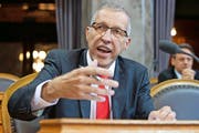 Einer, der die Fäden hinter den Kulissen zieht: Konrad Graber in der Kleinen Kammer. (Bild: Keystone/Anthony Anex)