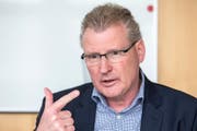 Finanzdirektor Heinz Tännler präsentierte am Mittwoch ein Defizit von 87,9 Millionen Franken. (Bild: Keystone / Alexandra Wey)