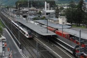 Der Urner Landrat hält am Bahmhof Flüelen fest. (Bild: Elias Bricker/Neue UZ)