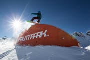 Snowboarder Simon Affentranger am 10. Januar im Snowpark auf der Melchsee-Frutt. (Bild: Manuela Jans / Neue LZ)