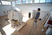 Der Luzerner Sipho Mabona darf sein Werk am kommenden Wochenende in Chicago ausstellen. (Bild: Pius Amrein / Neue LZ)