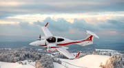 Das Testflugzeug Centaur auf seinem ersten Rundflug über der Zentralschweiz: Ab 2014 wird es ohne Pilot im Cockpit seine Runden drehen. (Bild Armasuisse)