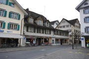 Diese Gebäude am Dorfplatz 4 und 5 werden nicht unter Denkmalschutz gestellt. (Bild: Corinne Glanzmann / Neue NZ (Archiv))