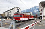 Ein Zug der Zentralbahn fährt im Bahnhof Stans ein. (Bild: Corinne Glanzmann / NZ (24. Januar 2013))