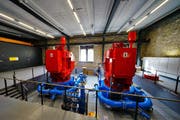 Die zwei neuen Maschinen in der Kraftwerkszentrale der Kraftwerk Gurtnellen AG. (Bild: PD)
