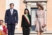 Virginia Raggi (Mitte). (Bild: EPA/Giorgio Onorati)