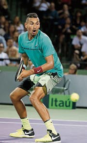 Nick Kyrgios (links) gegen Roger Federer (rechts): das Enfant terrible gegen den Gentleman. (Bild: Wilfredo Lee/AP (Key Biscayne, 31. März 2017))