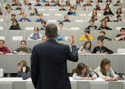 Diese Primarschüler hatten gestern ihre erste Vorlesung im Fach Recht an der Kinderuni Luzern. (Bild: Dominik Wunderli (Luzern, 2. März 2018))