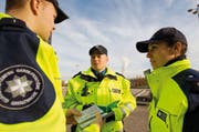 Bei der Sonderschau «Zoll» zeigen echte Zollbeamte, wie ihr spannender Arbeitsalltag aussieht. (Bild: PD / Messe Luzern AG)