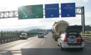 Die Unfallstelle bei der Autobahn-Ausfahrt Zug. (Bild: Zuger Polizei)