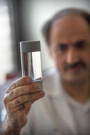 Dr med Peiman Jamshidi co Chefarzt Kardiologie Am LUKS werden als Schweizer Premiere sich nach einiger Zeit selbst auflösende Stants eingesetzt. Stents sind Gefässstützen vor allem für Herzkranzgefässe. Fotografiert am 23. Juni 2016 in Luzern (NeueLZ/Nadia Schärli) (Symbolbild: Nadia Schärli)