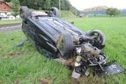 Das total beschädigte Auto. (Bild: pd)