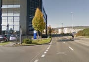 Bei dieser Kreuzung in Kriens (Gewerbegebäude Ringstrasse 27) kam es zum Unfall. (Bild: Google Maps)