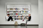 In die Luzerner Hochschulen kehrt wieder Leben ein – so auch an der Uni. (Bild: Corinne Glanzmann / Neue LZ)