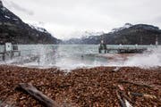 Die zentralschweiz muss mit heftigen Winden rechnen. Im Bild stürmische Verhältnisse in Brunnen - hier während eines Föhnsturms am Urnersee. (Bild: Alexandra Wey, Brunnen 07.02.2016)
