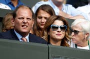 Cleverer Geschäftsmann: Tony Godsick (links) neben Mirka Federer. (Bild: Peter Klaunzer/Keystone)
