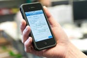 WhatsApp: Mit dieser Anwendung können zwei Personen sich spielend leicht Foto-, Kontakt-, Video- und Audiodateien austauschen. (Symbolbild Neue LZ)