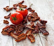 Es müssen nicht immer Äpfel und Birnen sein: Unter anderem getrocknete Tomaten haben in den letzten Jahren mehr und mehr Liebhaber gefunden. (Bild: Getty)